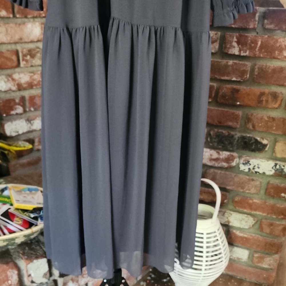 Wilfred Aritzia Charcoal Long Sleeve Tiered Midi Dress Medium - Picture 7 of 16